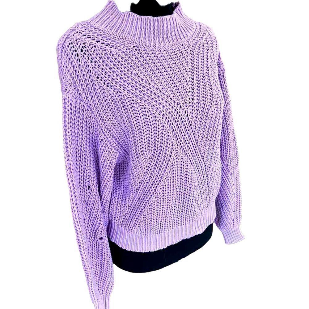 New without tags BP Traveling Stitch Crop Lilac
Sweater, size XS - Picture 5 of 7